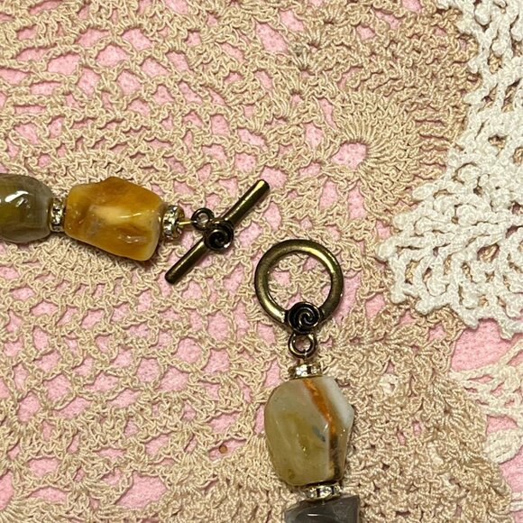 Stone necklace. Toggle clasp. #Handmade. - Picture 3 of 4